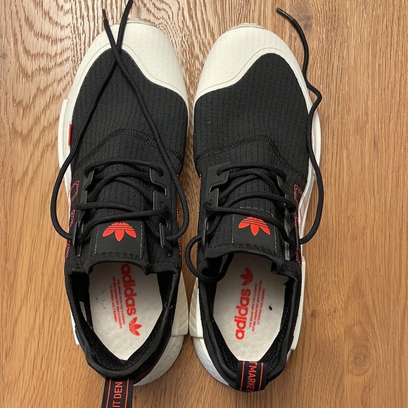 2022 Adidas NMD R1 Shoes - Picture 6 of 7